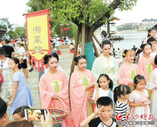 ��������������֮ҹ���С����ǰ��������5���˴������»���ͭ��Ҥ�������档��ɳ����ȫý����� ���ı� ��