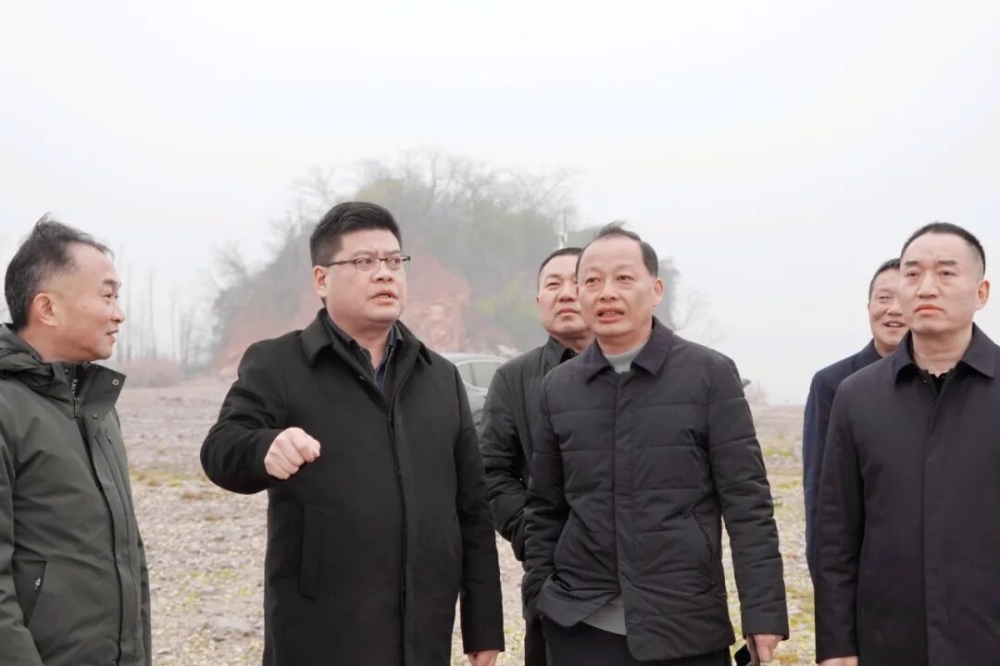 �����´��ӵ��С��ػ���һ����ˮ������