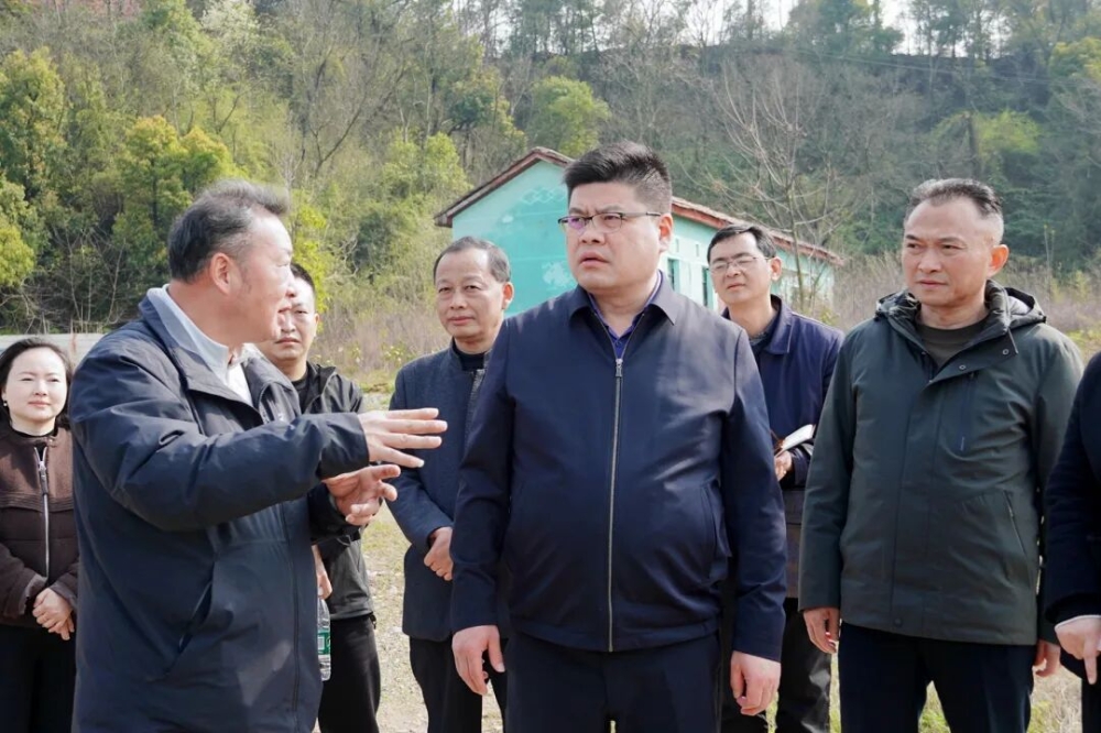 ������������ɽ����������ȫ�����ᾫ�񲢵����ص㹤��