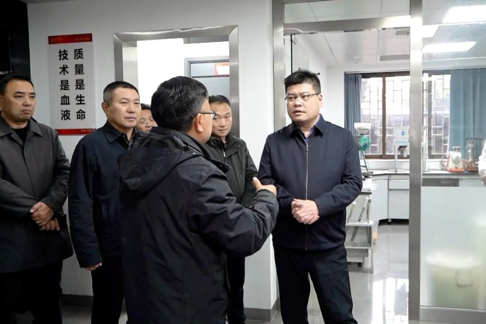 ��������������ֵ�����ȫ�����ᾫ�񲢵����ص㹤��